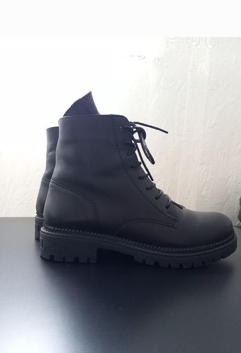 Жіночі кожані зимові черевики 38 розмір..