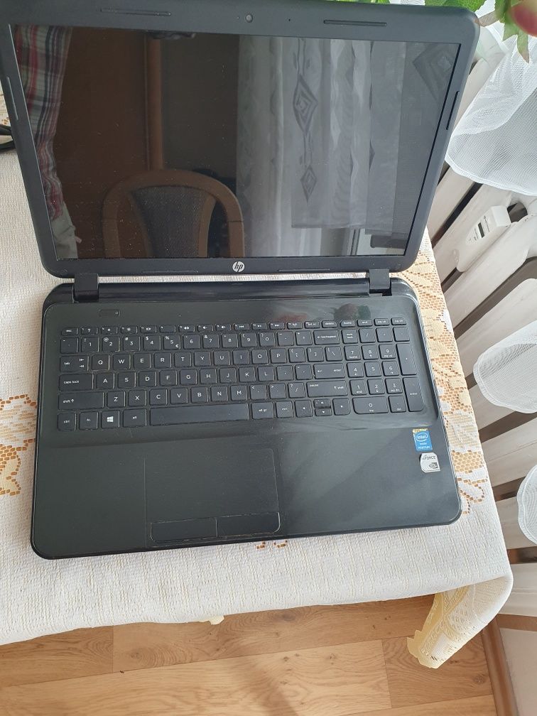 Laptop HP  15-d070sw 15,6"