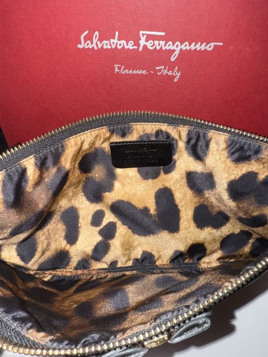 Оригінальний клатч Salvatore Ferragamo.
