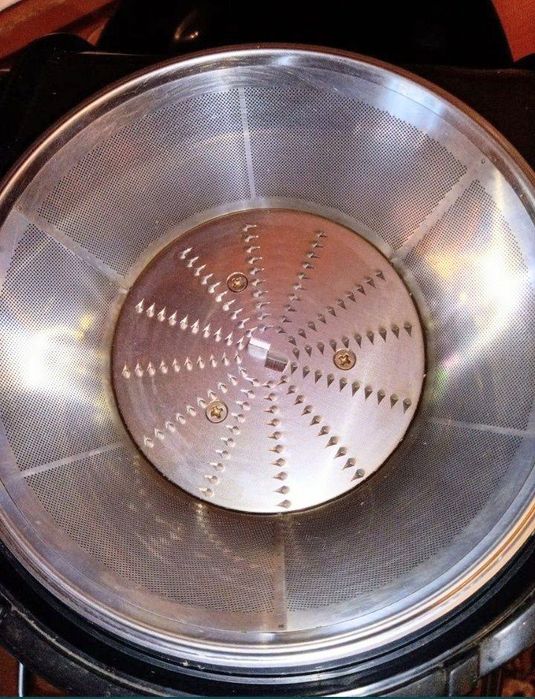 Эл.соковыжималку продам