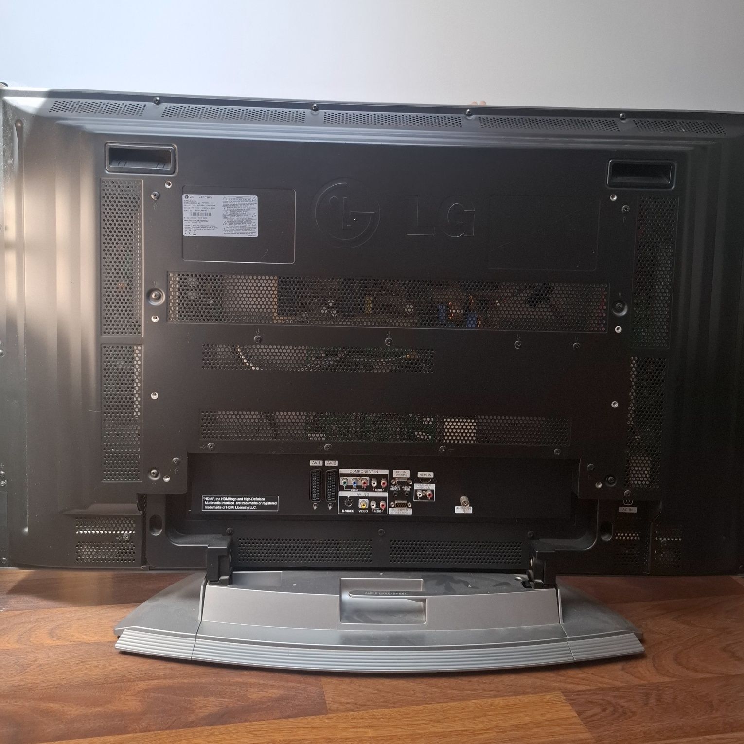 LG 42PC3RV – telewizor plazmowy 42" – uszkodzony, na części