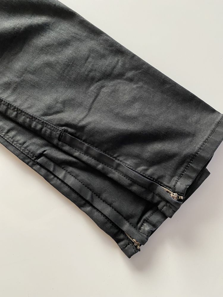 Spodnie jeansowe woskowe czarne, GUESS, rozm. 27