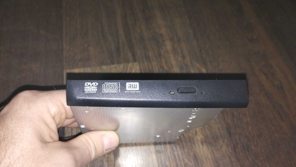 Laptop Toshiba Satellite L550D-110 na części