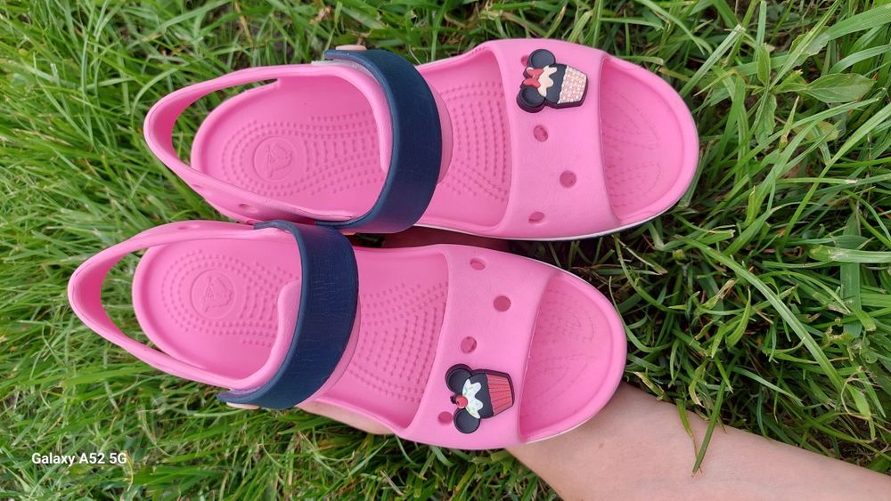 Crocs j2 buty jak nowe przypinki Crocs gratis