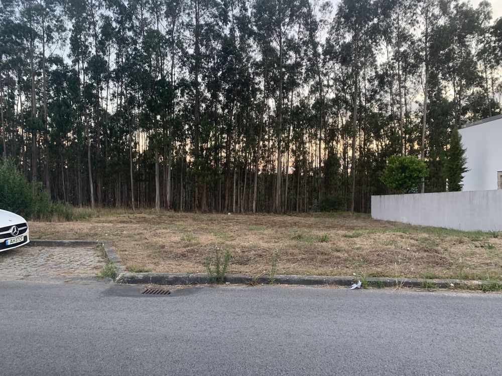 Vendo lote para construção em zona urbanizada