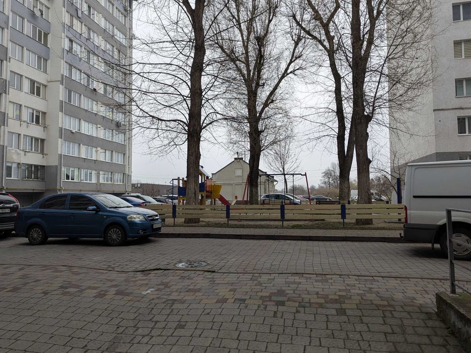 Продається гараж в парковій алеї