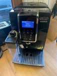 Ekspres ciśnieniowy do kawy DeLonghi Dinamica 350.55.B