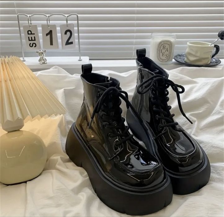 Ботинки жіночі чорні(глянцеві)