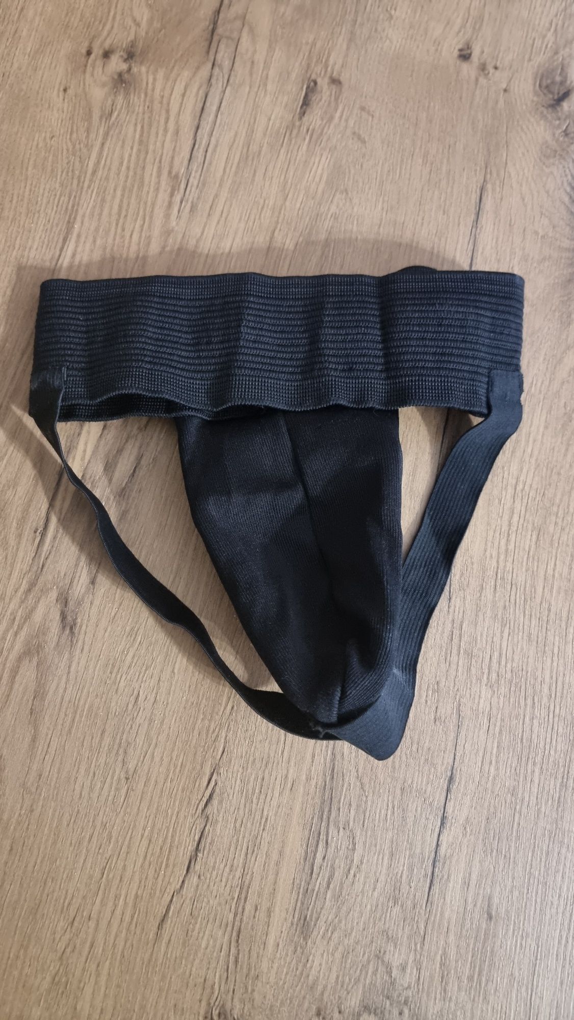 Ochraniacz na jaja (muay-thai, MMA)