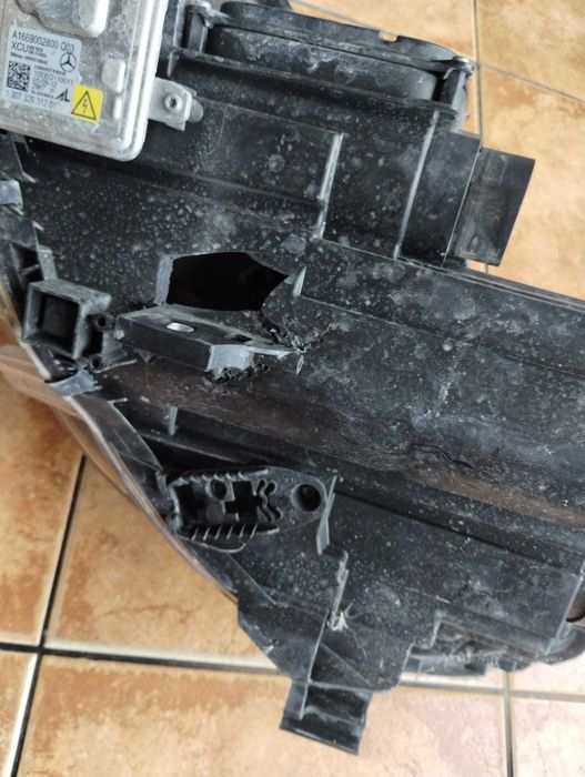 lampa przód przednia prawa BIXENON Mercedes W246  11-14r