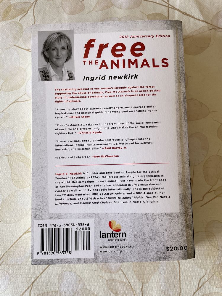 Livro Free the Animals - Ingrid Newkirk