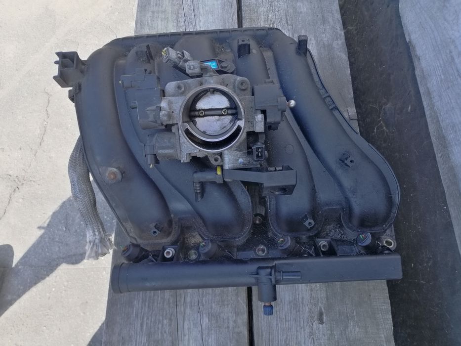 Колектор впускний Citroen Xsara Picasso 1.8 16v