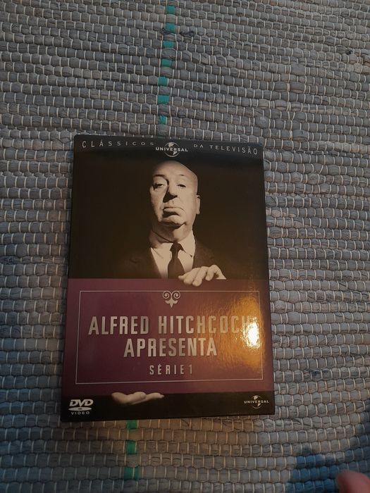 Coleção completa dos DVDs da serie de Alfred Hitchcock