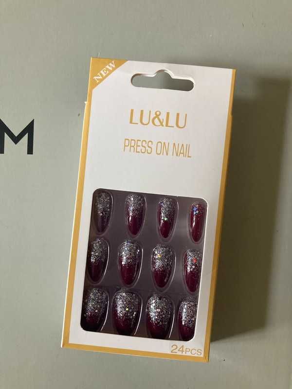 Fioletowe świecące tipsy sztuczne paznokcie press on nails