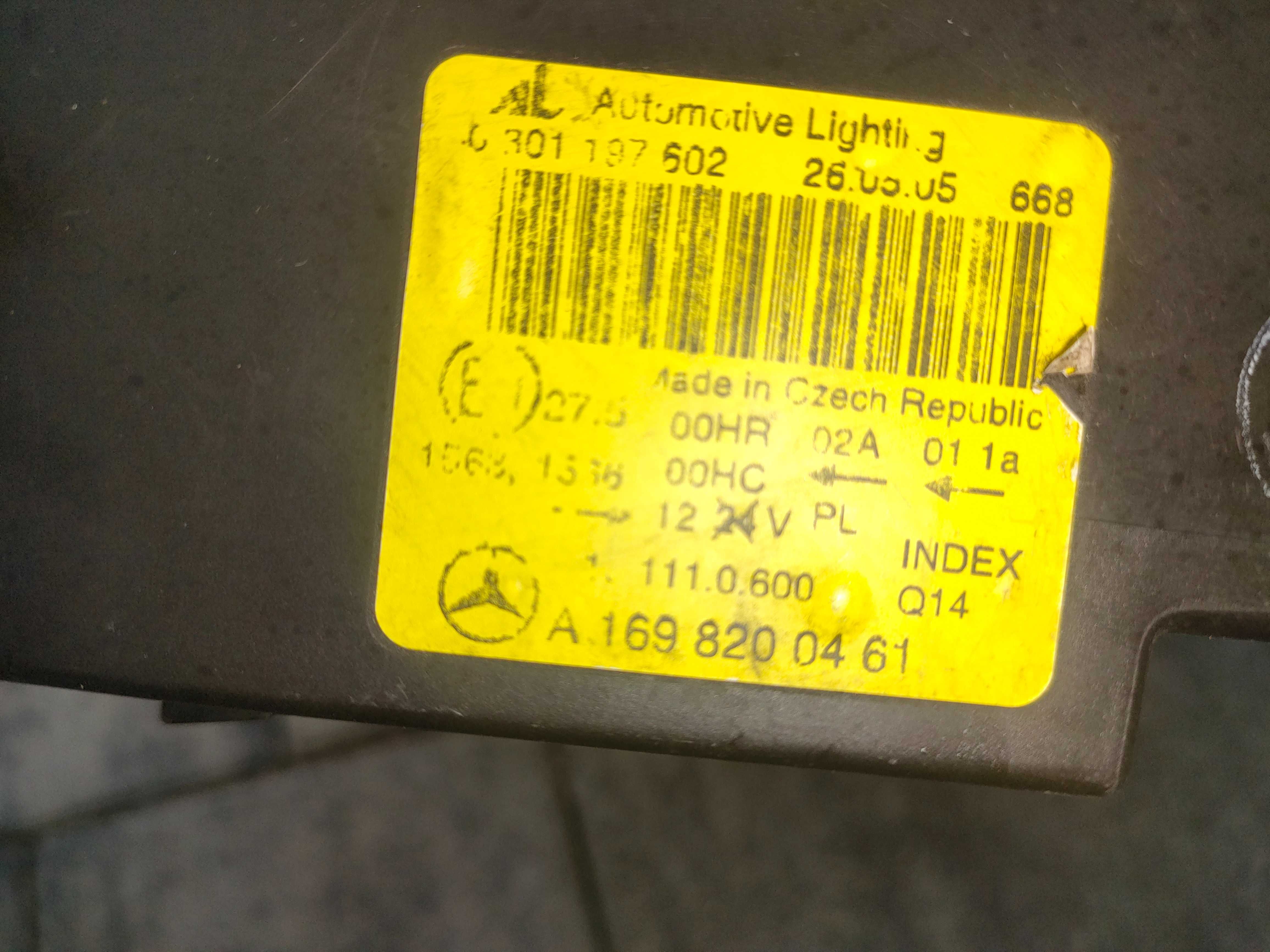 Mercedes A klasa W169 lampa prawy przód Europa