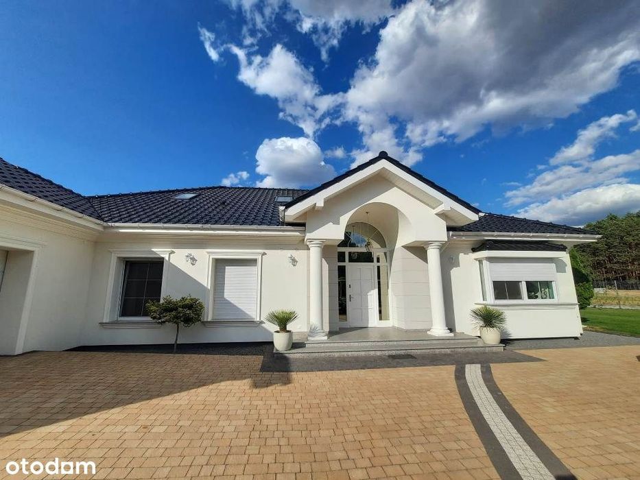 Nowoczesna rezydencja z własnym lasem -Lisiec Mały