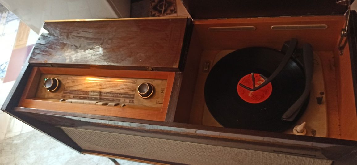 Radio antig a válvulas