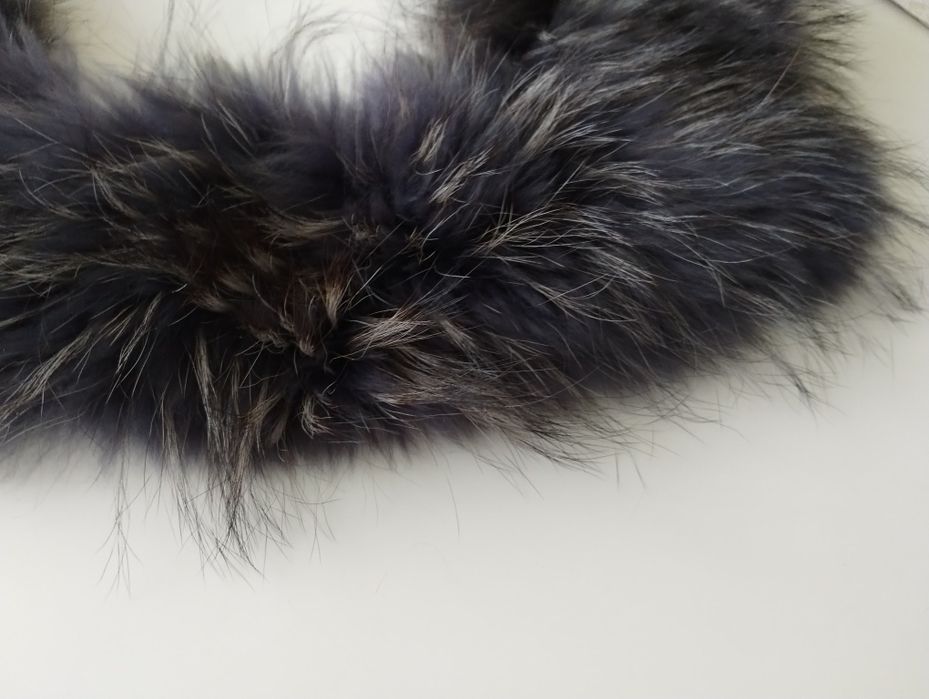 Kołnierz z naturalnego futra jenota