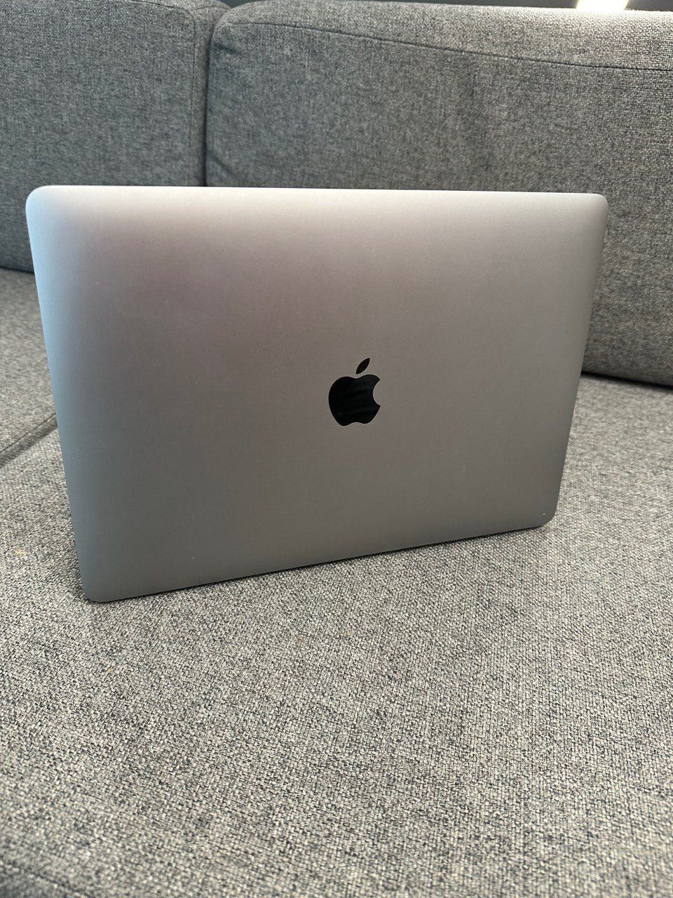 MacBook Air 8/256 M1 Space Gray USED