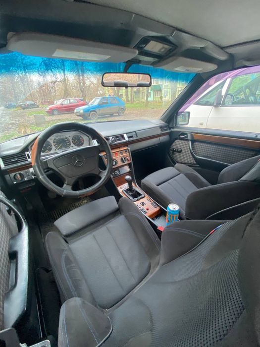 Продам Mercedes 124