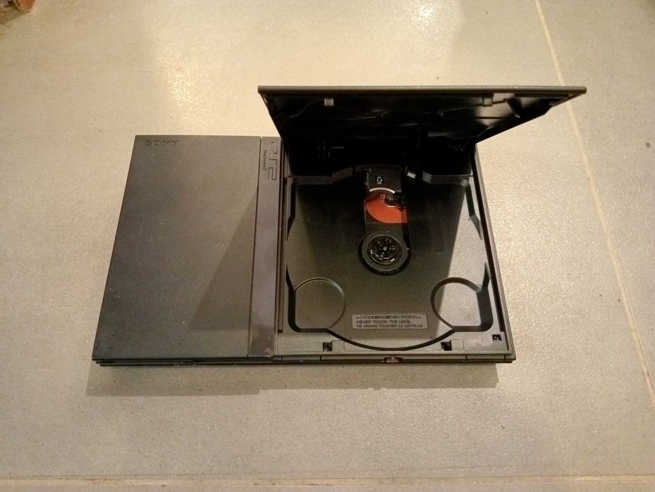 PlayStation PS2 Slim (5)