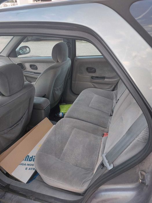 Renault Laguna - ano 2000 com 175mil km