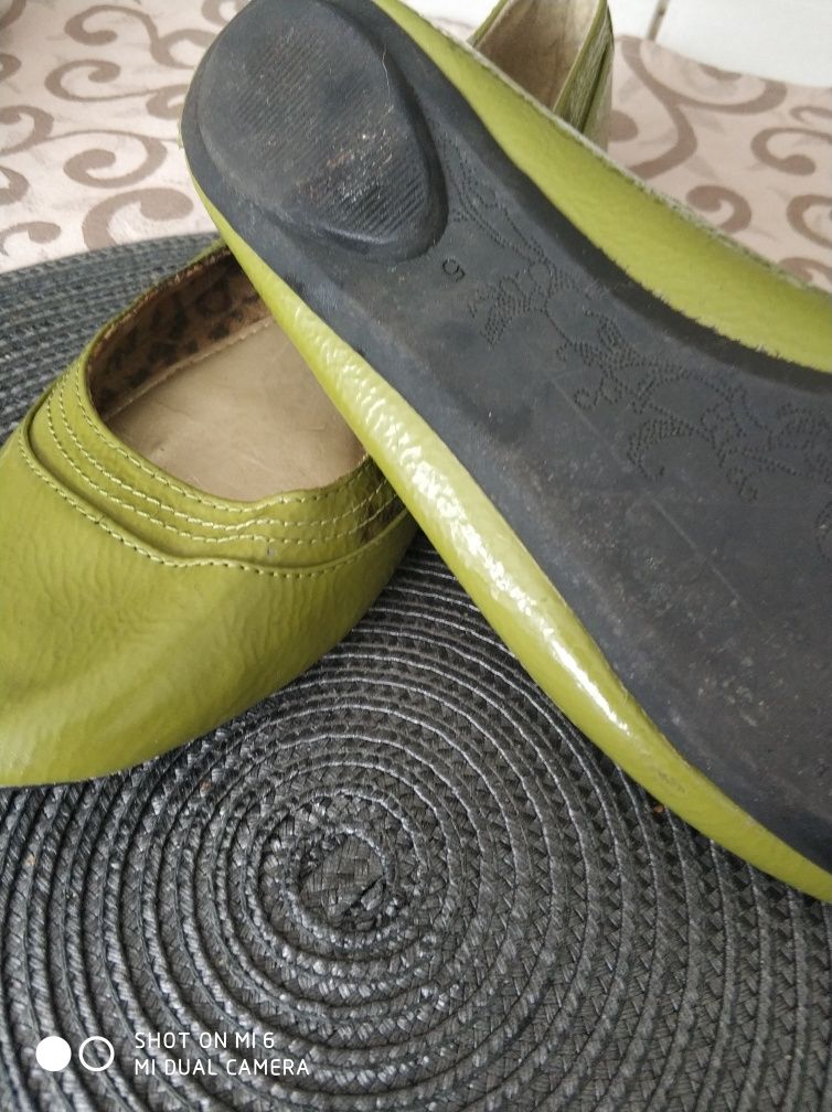 Buty damskie używane w bardzo dobrym stanie zielone