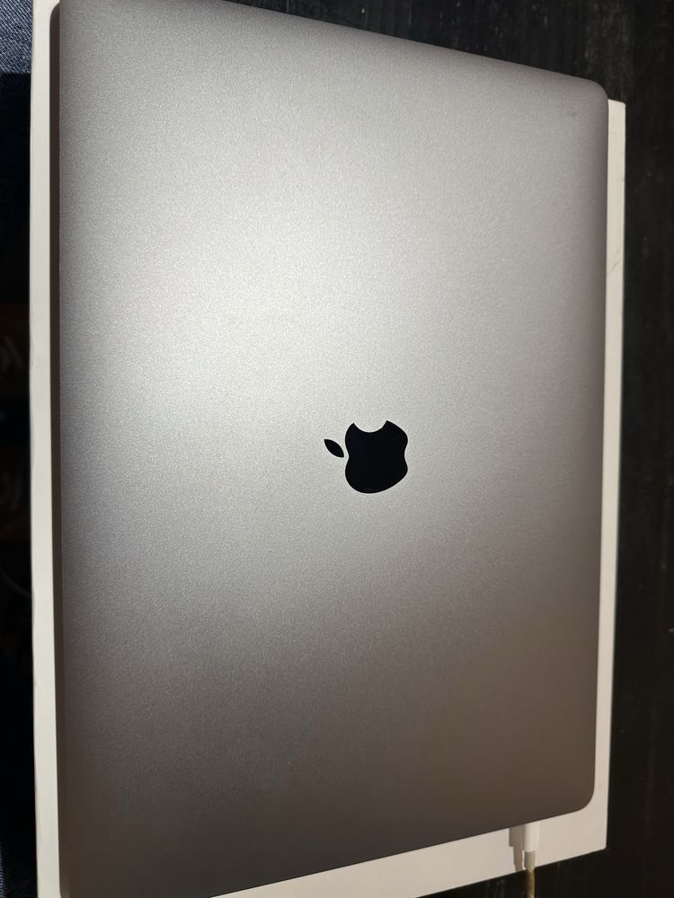 Macbook Pro 16 (A2141) i7/16/512gb