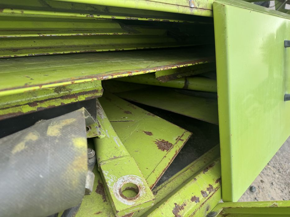 Продам жатку Claas V1050