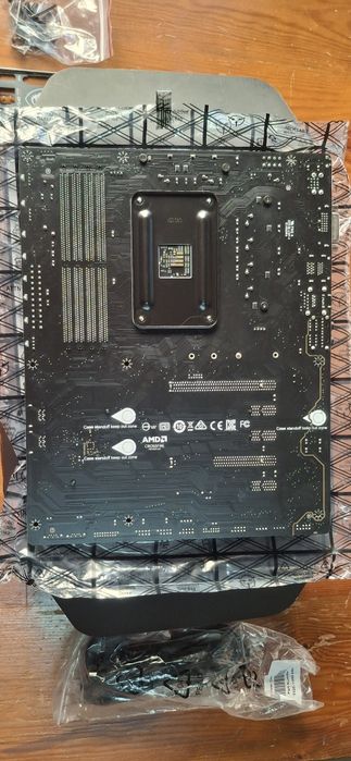 Placa gráfica MSI Tomahawk b450 max II