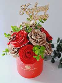 Flower box z różyczek satynowych