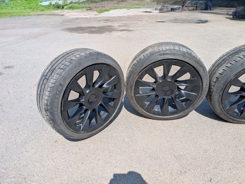Колеса Tesla r20