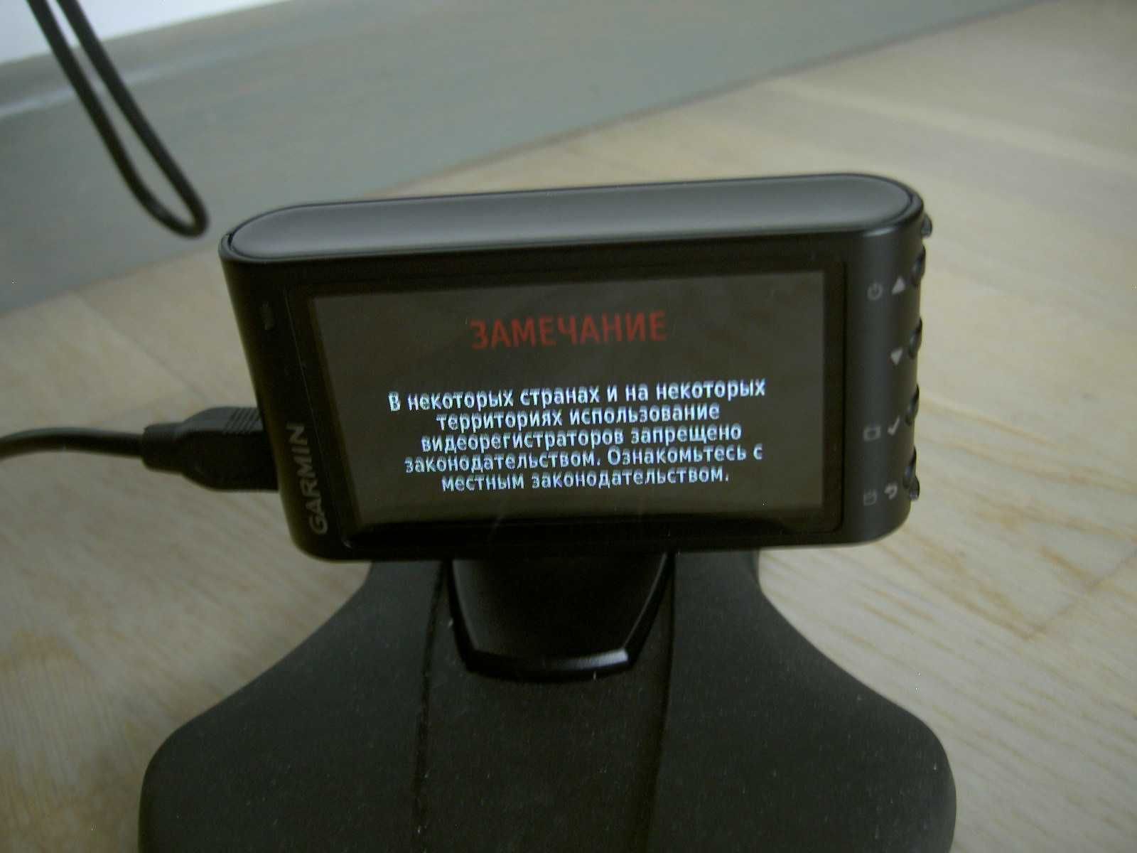 Автомобільний GPS відеореєстратор Garmin DashCam 35