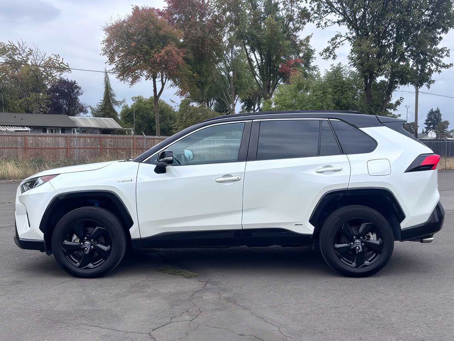 Toyota RAV4      2020