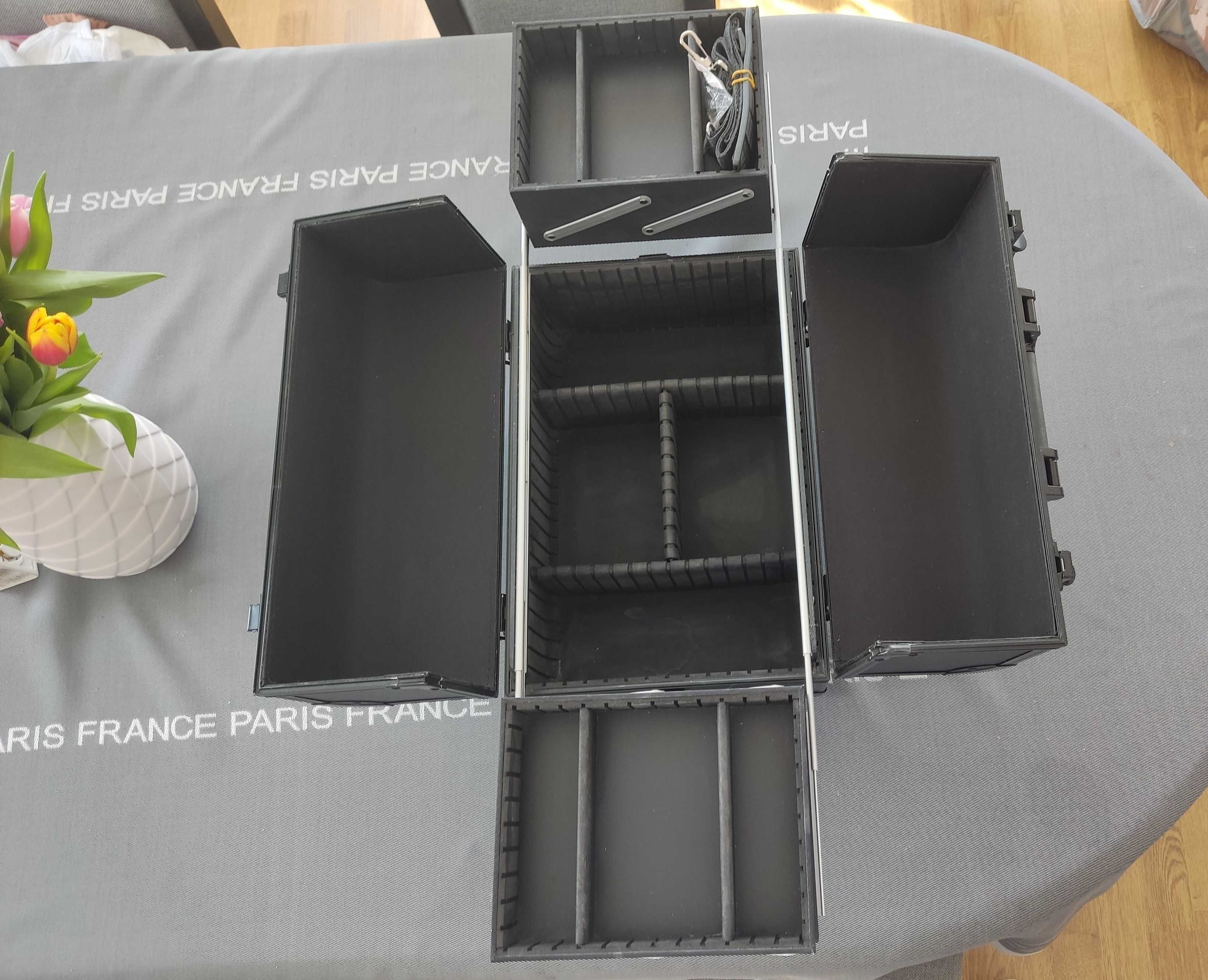 Kuferek na Kosmetyki Black
SYIS ACCESSORIES