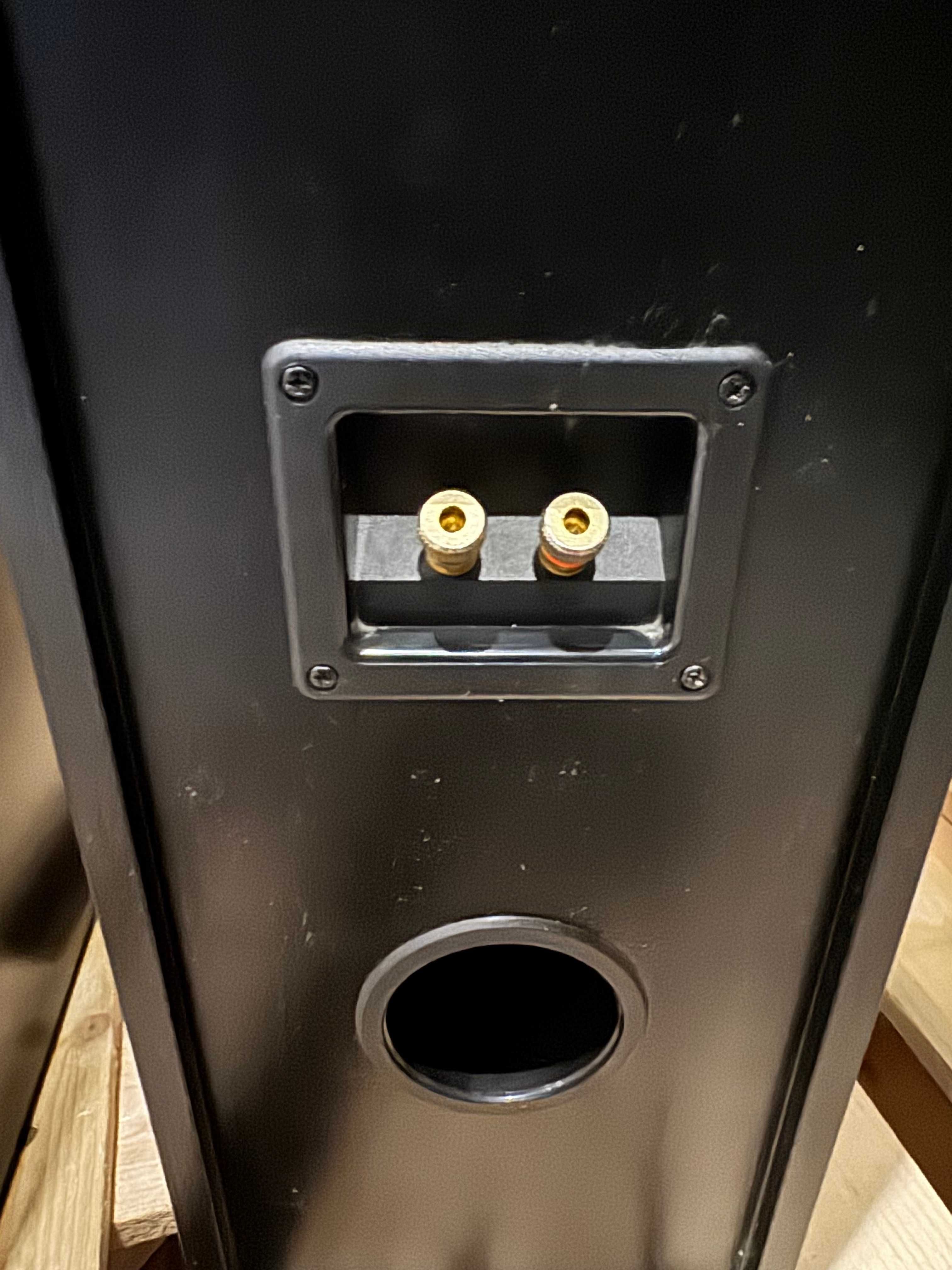 Kolumny M-Audio HCS 9920 moc 150W