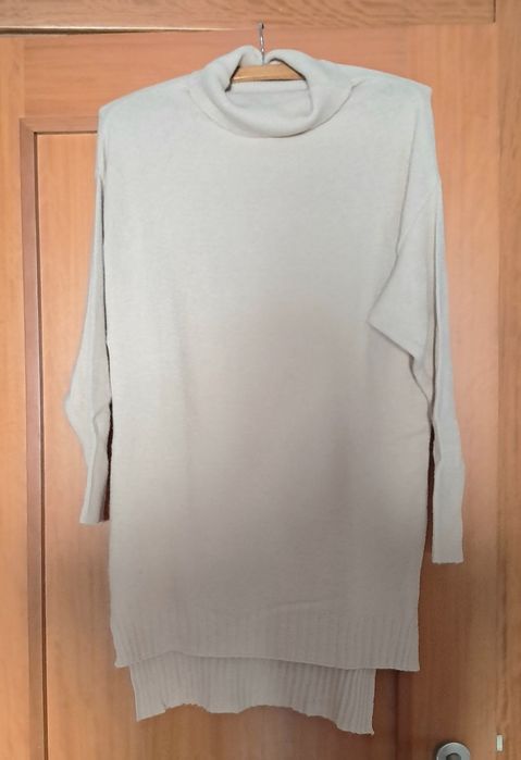 Camisola de lã com gola
