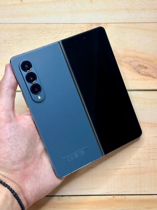 Samsung Galaxy Fold 4 12/512gb. Полный комплект