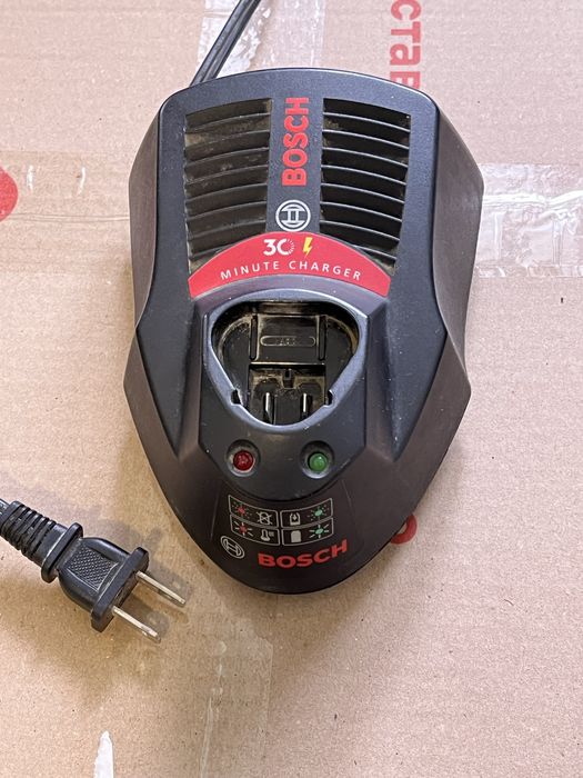 Зарядний пристрій BOSCH  BC430