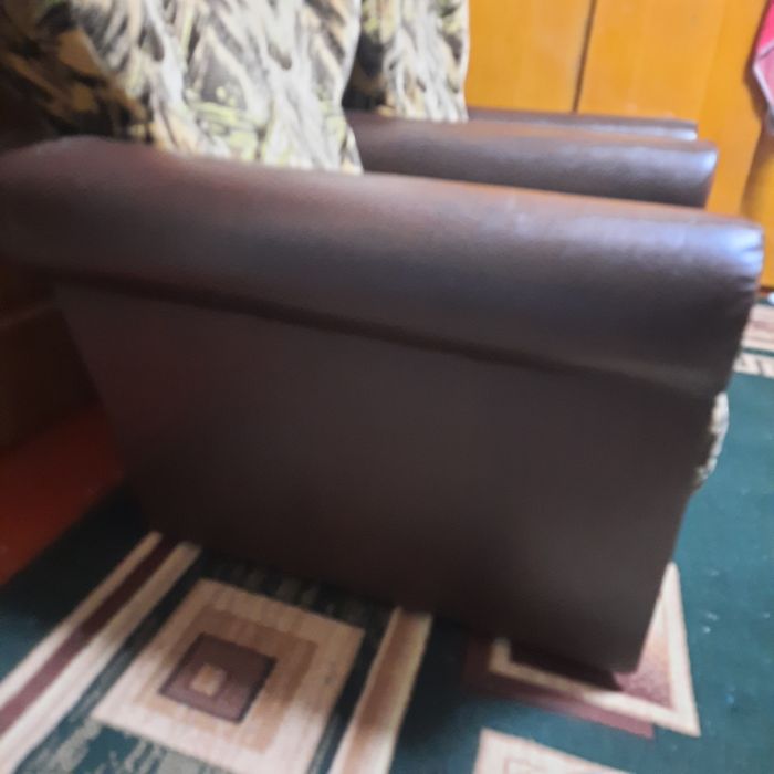 Продам крісла 2 штуки