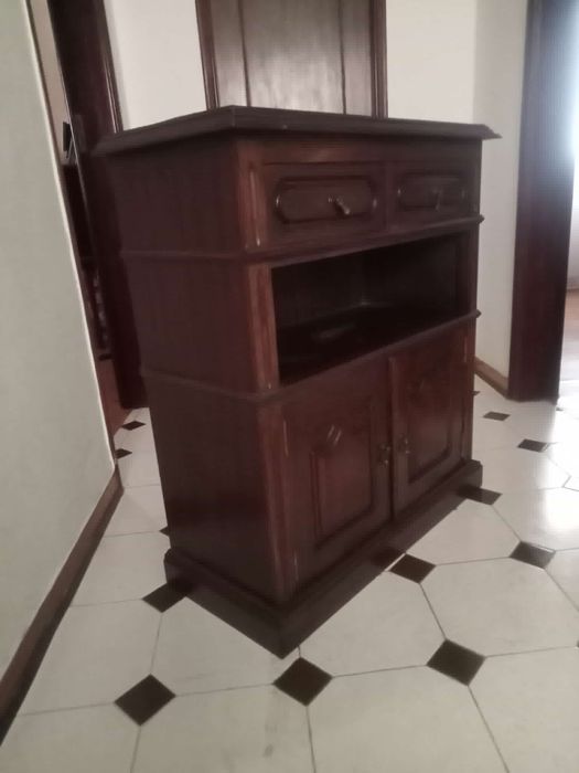 Móvel em mogno  de TV