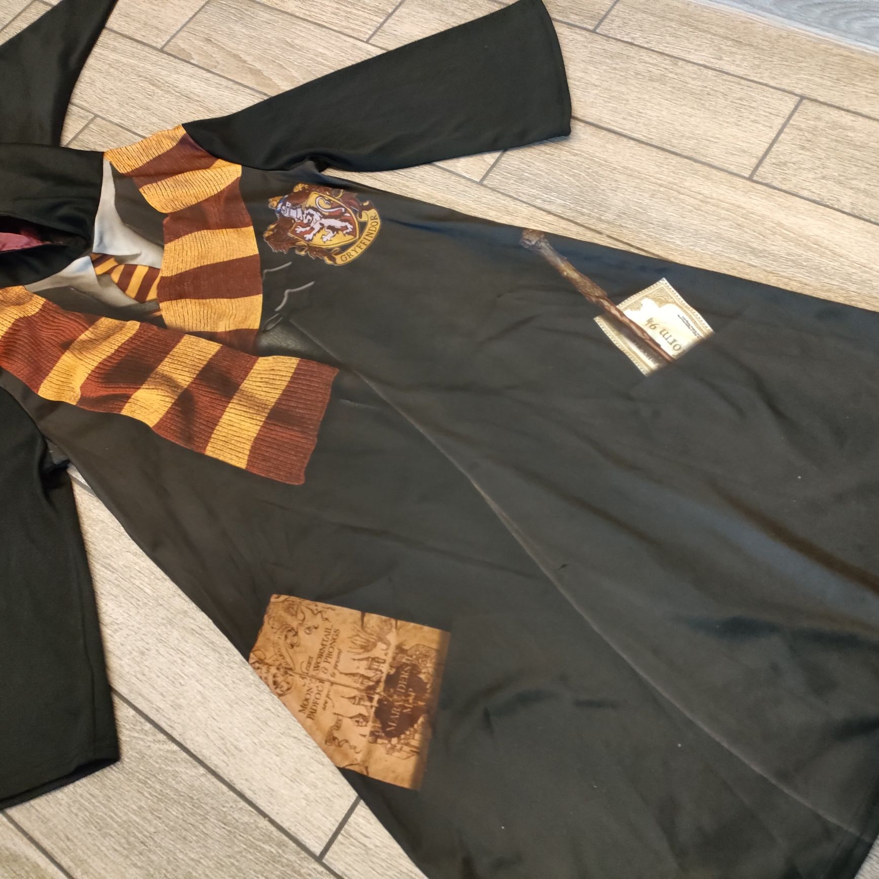 Szata Harrego Pottera Harry Potter Gryffindor roz.5-6 lat (110-116cm)
