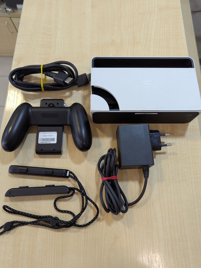 Ігрова консоль Nintendo Switch OLED