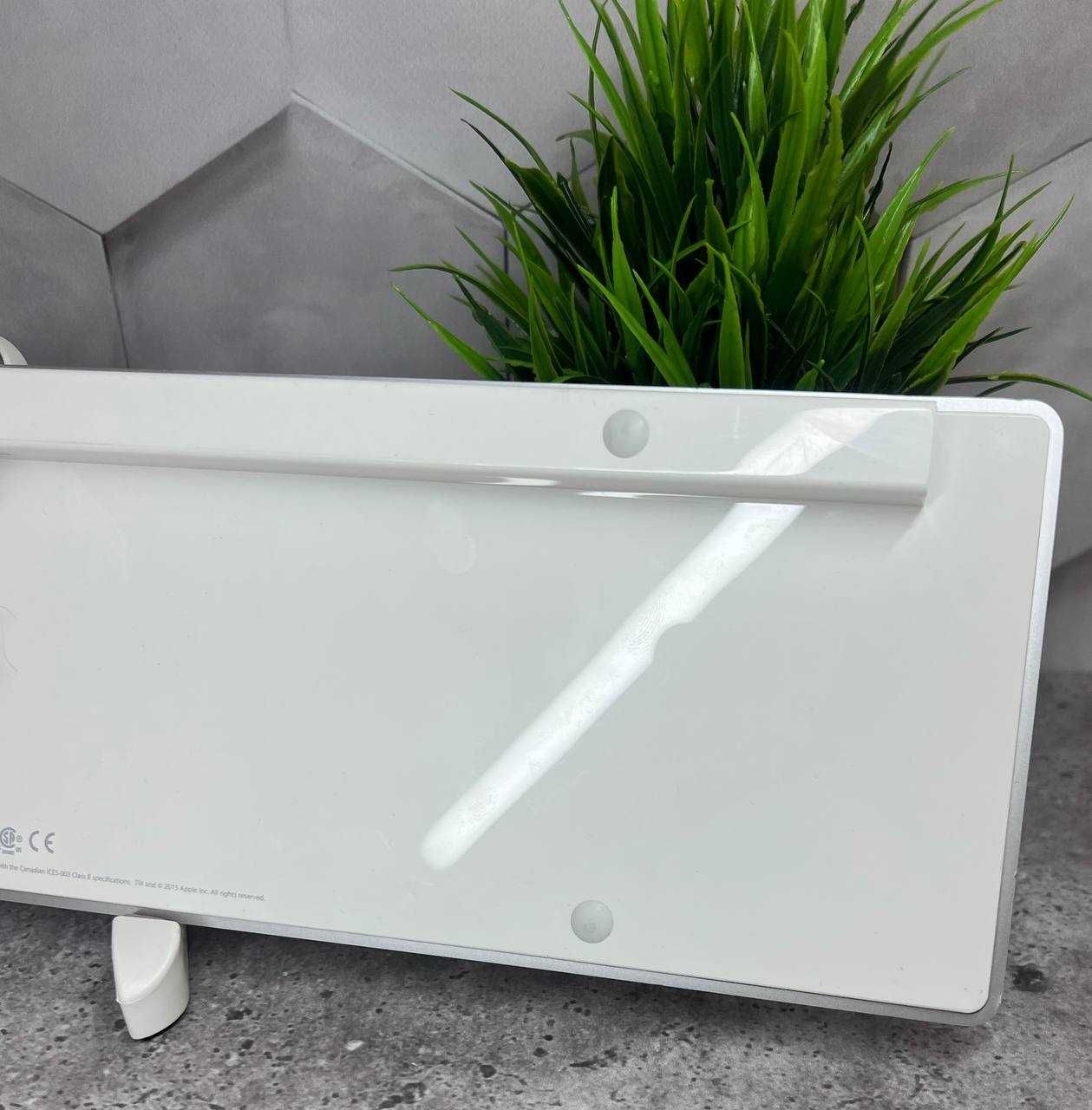 Провідна клавіатура Apple A1243+ оптична миша в подарунок