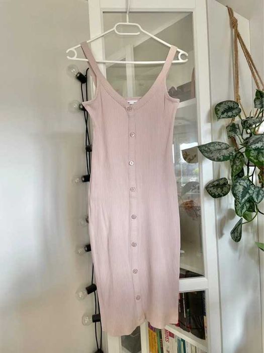 Sukienka midi beżowa dopasowana prążkowana S beige fitted dress