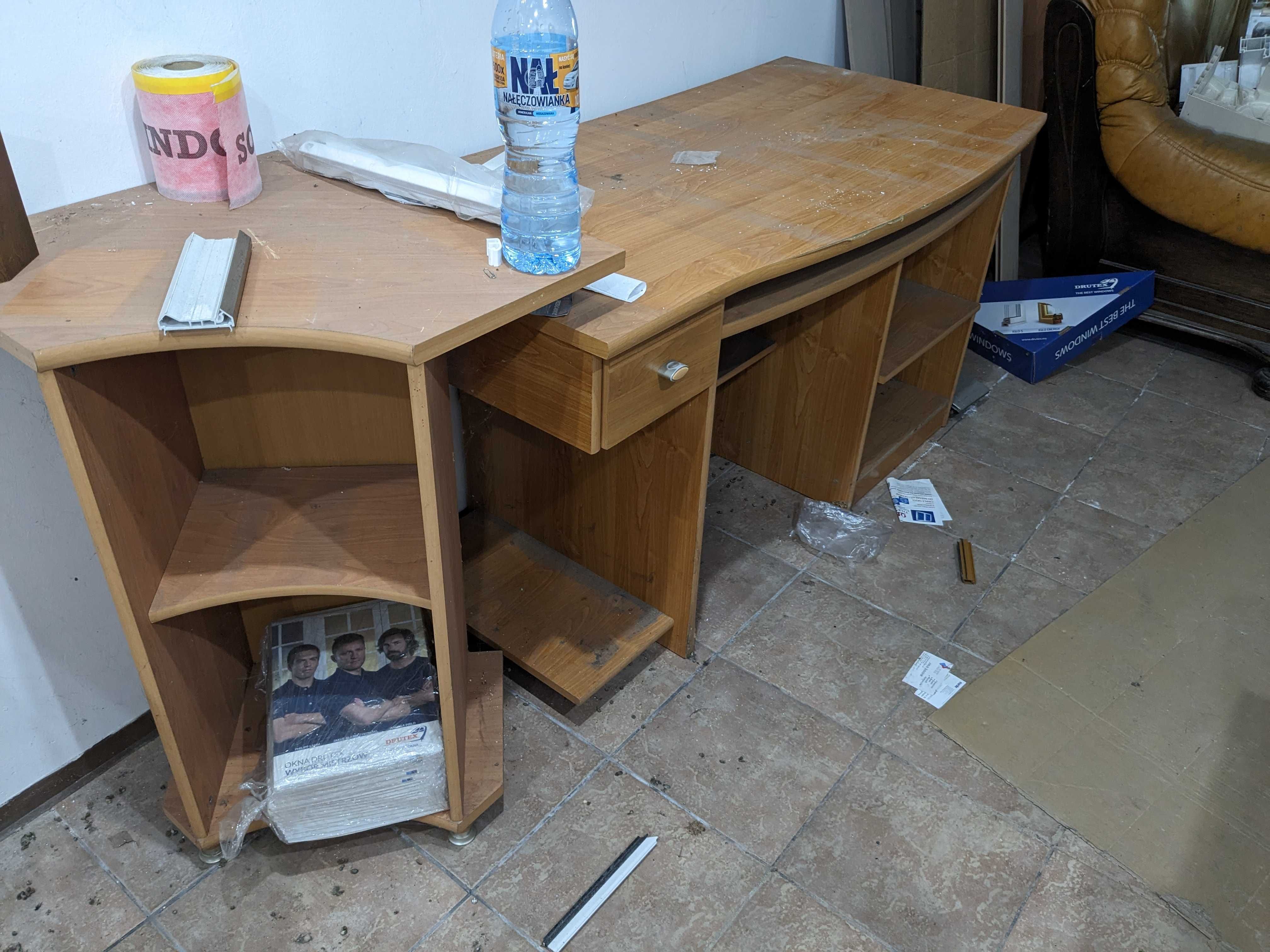 Szafki, biurka, krzesła biurowe