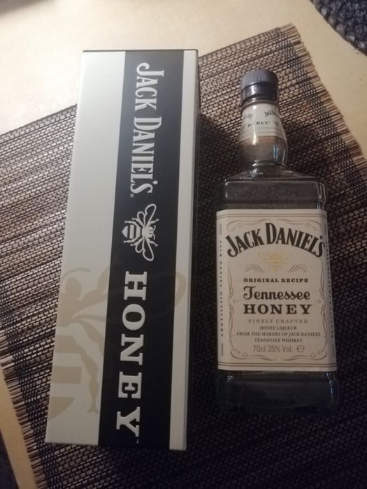 Caixas e garrafas Jack Daniels