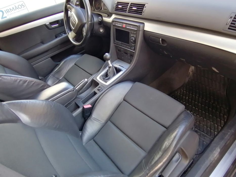 Audi A4 avant 2.0 Sline

Audi A4 avant 2.0 versão SLine, full extras.