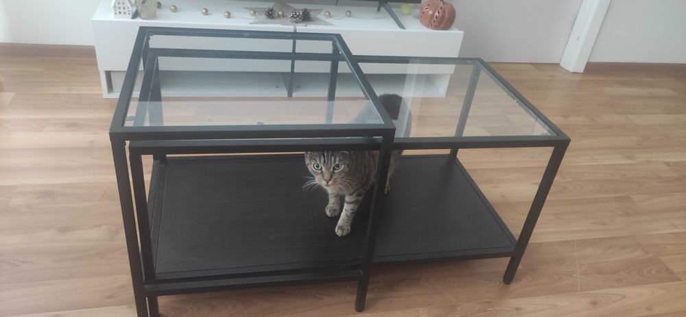 Szklany stoliczek rozkładany