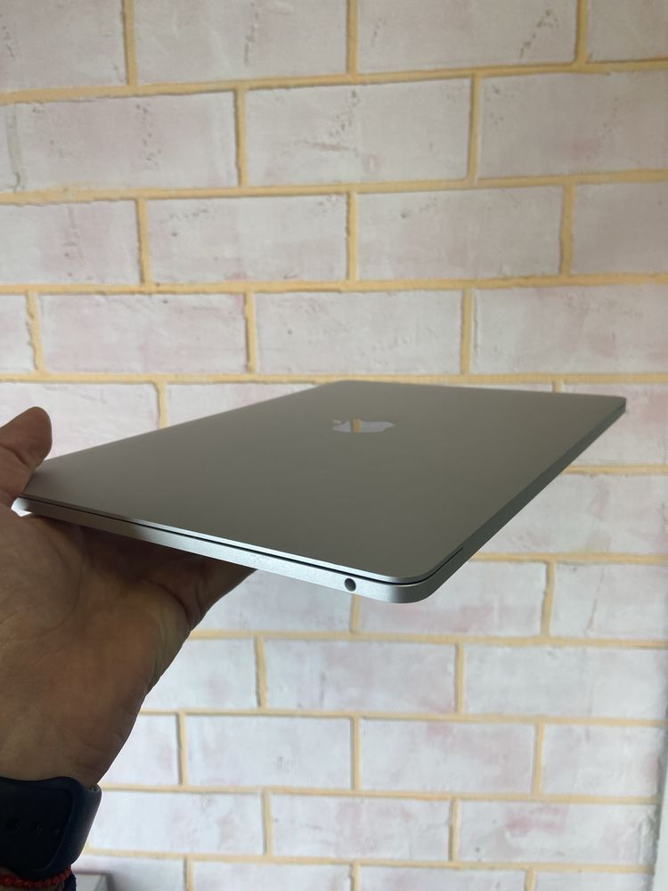 Macbook Pro M2 2022 8/256GB циклів 48